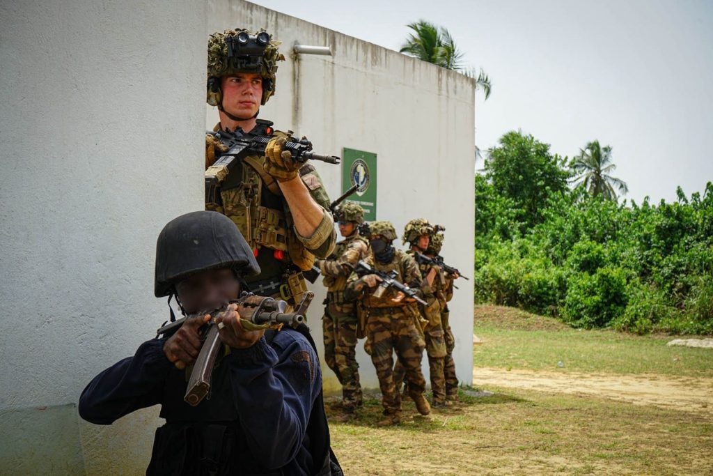 Exercice Militaire Gendarmerie Ivoirienne E Rpima Fran Ais Yeclo