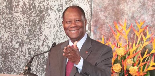 Alassane Ouattara recevant le rapport 2018 de l'IGE, ce vendredi 1er juin 2018