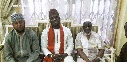 L'imam Aguib Touré posant ici à côté du cheick Boikary Fofana, président du Cosim