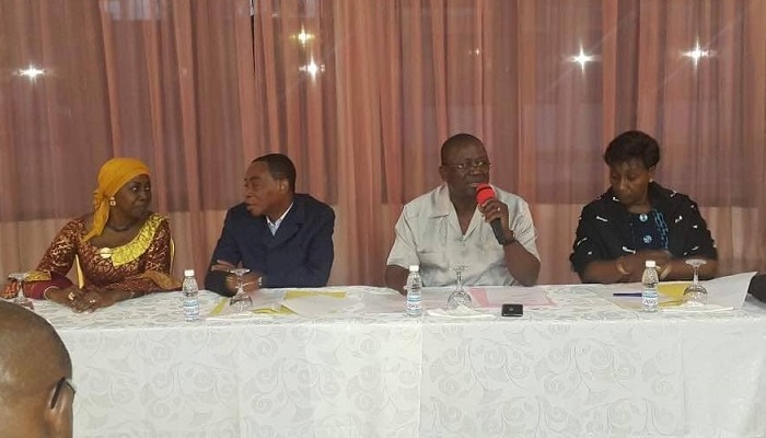 Jeannot Ahoussou-Kouadio a présidé une réunion entourée de Charles Koffi Diby et Raymonde Goudou-Coffie
