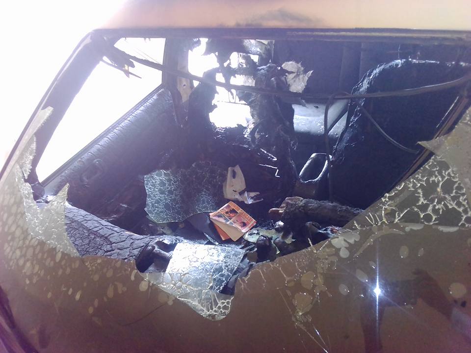 Le véhicule du proviseur de Zikisso a été incendié par des élèves mécontents de n'avoir pas pu tricher aux examens