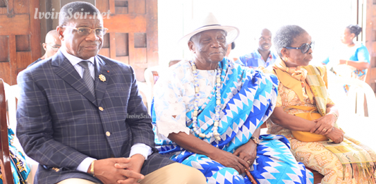 Le député Alexandre Atto Attébi et le doyen N'Koumo Mobio au Festagni 2018