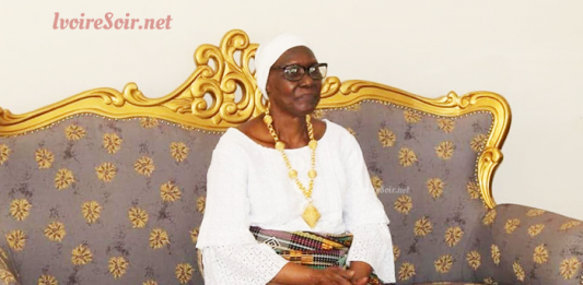 Sa majesté Akoua Boni II, Reine des Baoulé