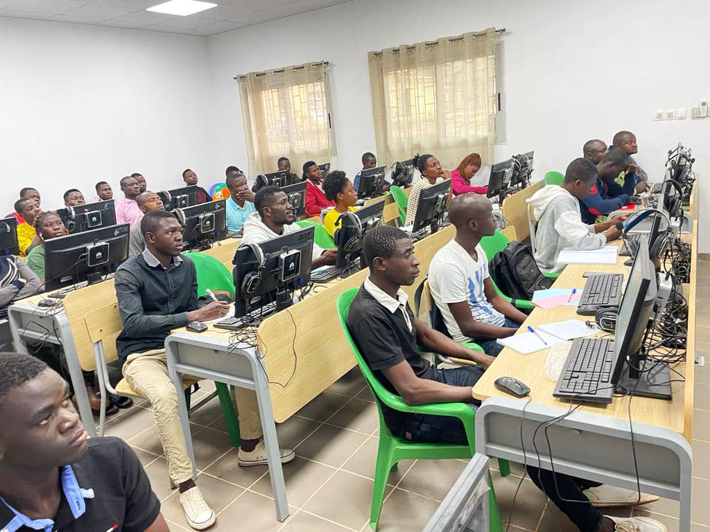 La Fondation Jeunesse Numérique Pour Lamélioration De Lécosystème Start Up En Côte Divoire 