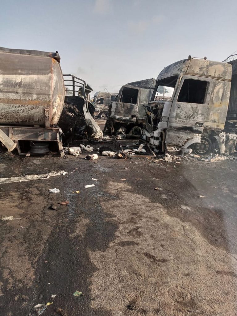 Explosion D'un Camion-citerne De 38000 Litres De Gasoil à Bouaké : 9 ...