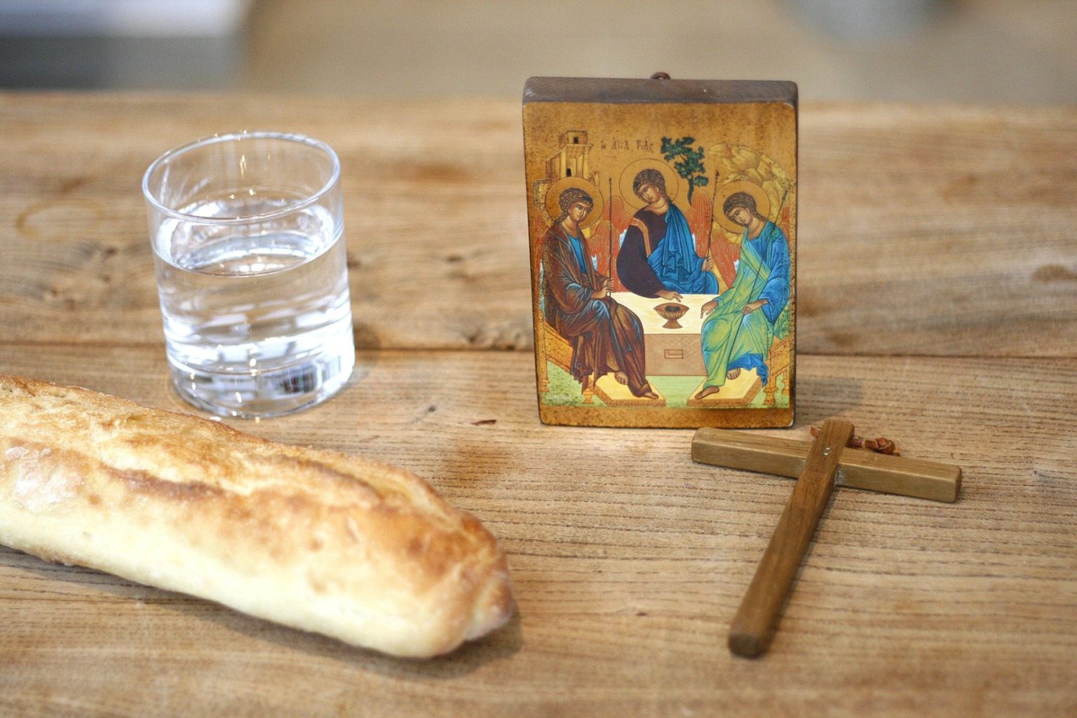 Carême Pourquoi le catholique ne peut pas jeûner le dimanche et les jours de fête ? Père