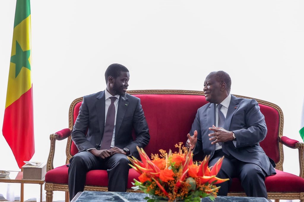 Bassirou Diomaye Faye et le président Ouattara lors de sa visite à Abidjan le 7 mai 2024