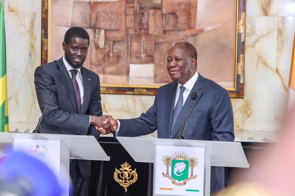 Bassirou Diomaye Faye et le président Ouattara lors de sa visite à Abidjan le 7 mai 2024