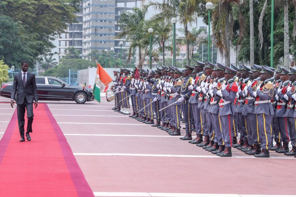 Bassirou Diomaye Faye et le président Ouattara lors de sa visite à Abidjan le 7 mai 2024