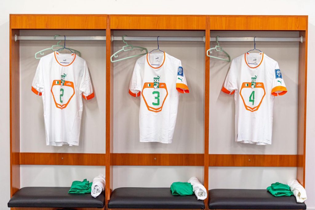 Vestiaire des Éléphants de Côte d'Ivoire avant le match contre le Kenya le 11 juin 2024
